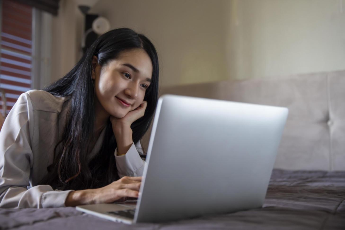 syntoraivo Team bei der Arbeit an Finanzlösungen